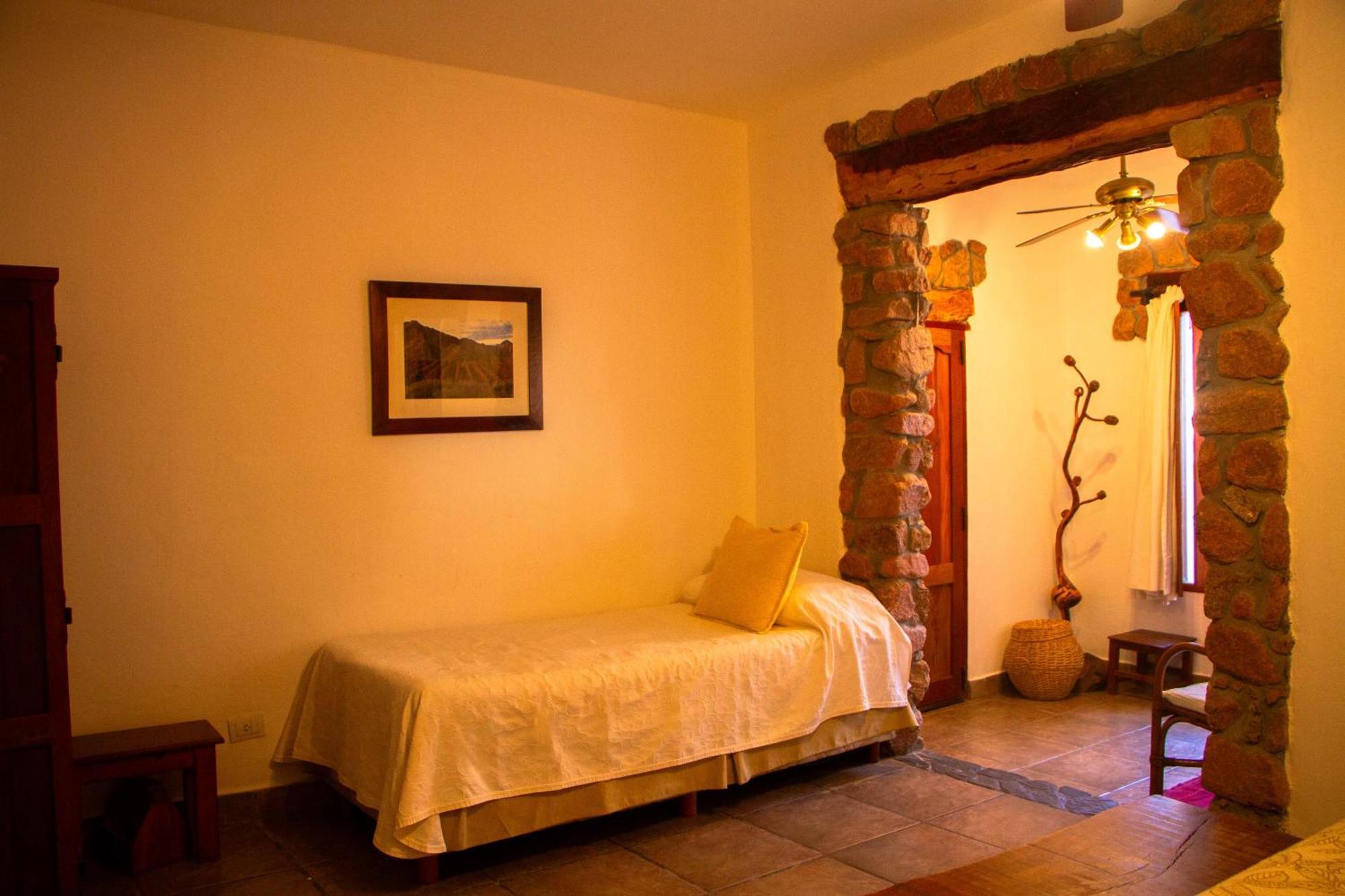 Hotel Killa Cafayate Bagian luar foto